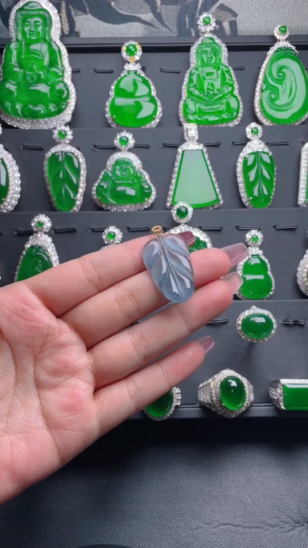 【闪购商品】翡翠吊坠(赠链)未镶嵌吊坠0910