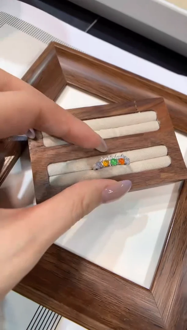 银S925镶嵌戒指翡翠?*潘戒指