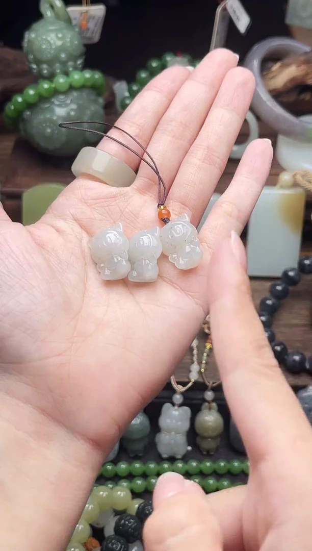 和田玉未镶嵌吊坠(不含链)新疆黑山 拉布布有瑕疵多样性发一