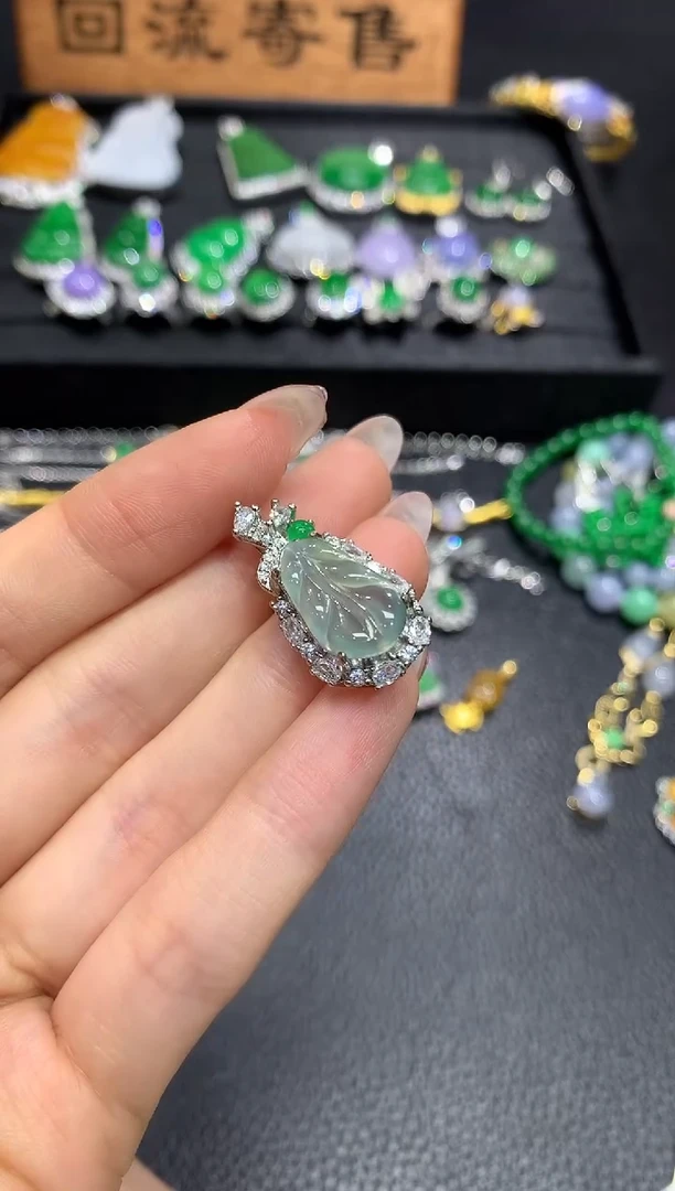 翡翠未镶嵌吊坠(不含链)1不含链随机发货1件