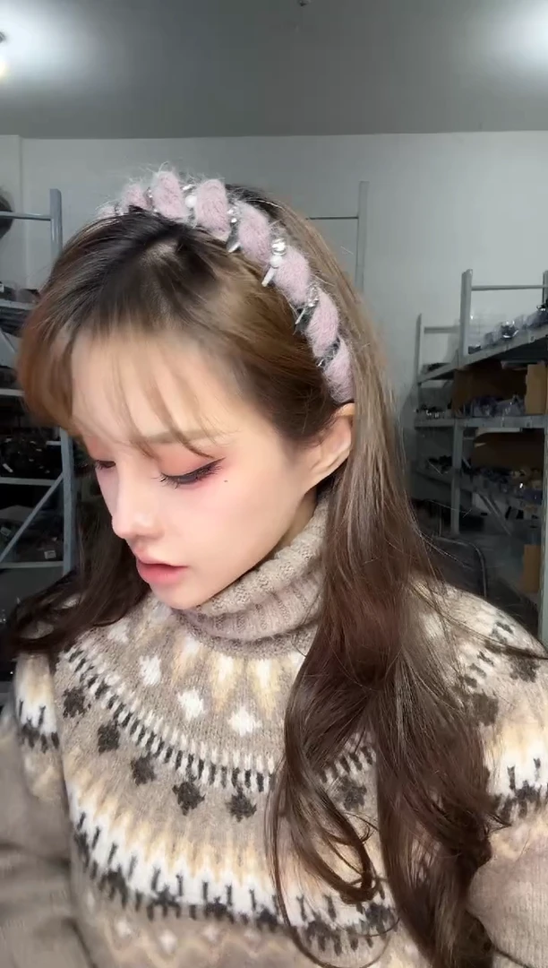 铁合金皮质粉色杨毛发箍