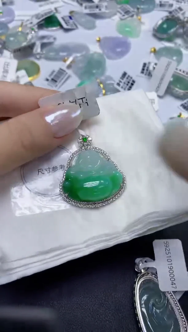 颈饰18K金镶嵌翡翠天然缅甸翡翠A货百元以上9元证书费自理