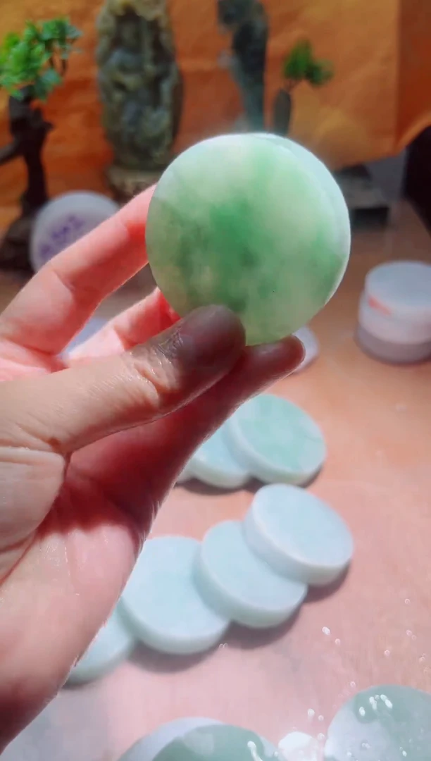 未镶嵌挂件翡翠A货砚曹382