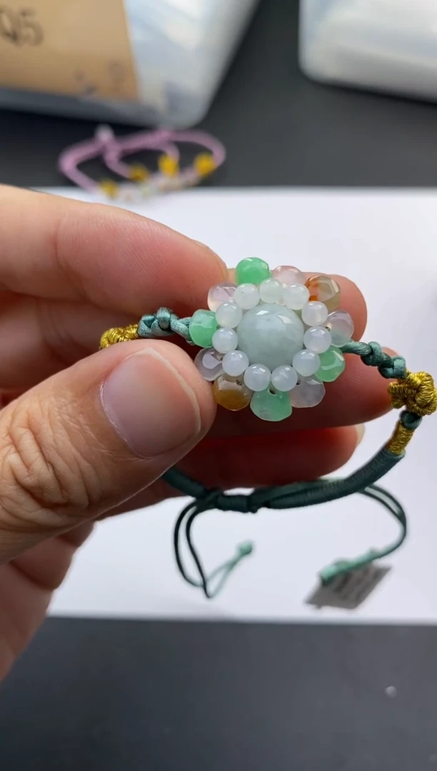 未镶嵌挂件翡翠不退不换 无鉴赏期