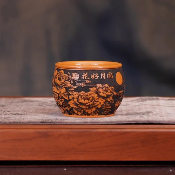 宜兴全手工原矿正宗茶具黄金朱泥刻花好月圆双层精致自用紫砂杯