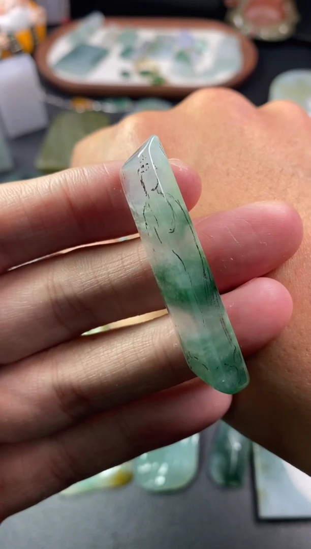 未镶嵌定制翡翠两****地翡翠片料定制工费12.23-50站观音·