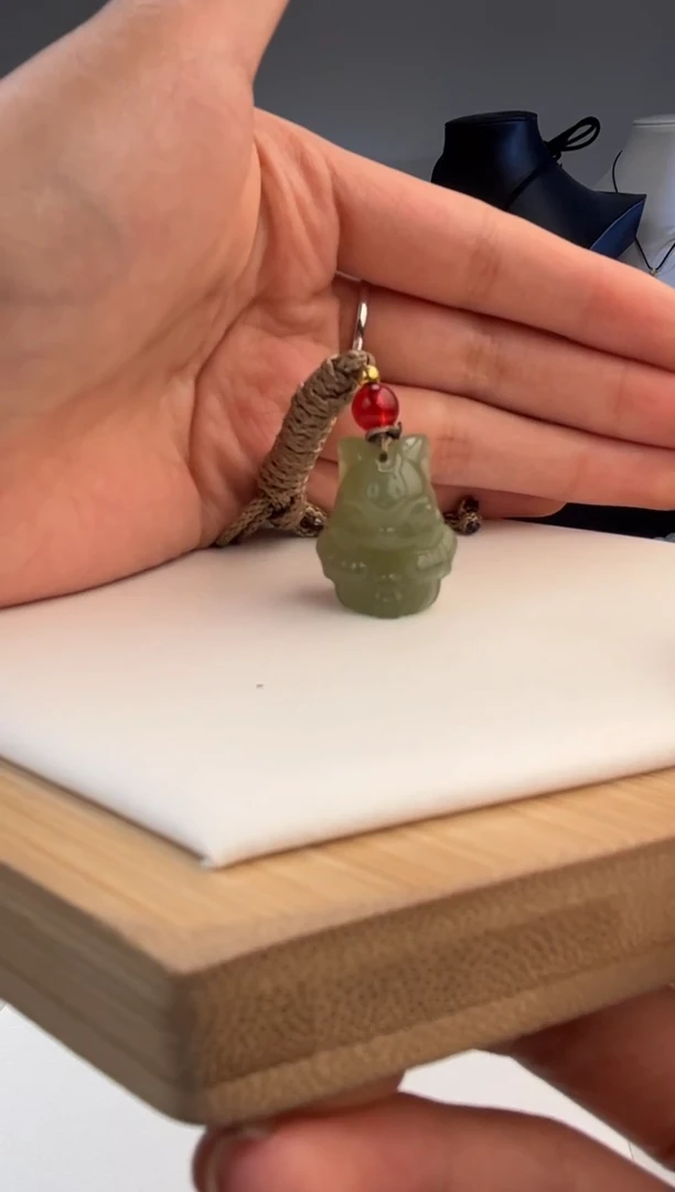 和田玉未镶嵌吊坠(不含链)399