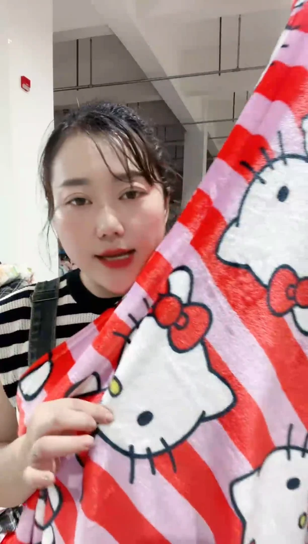 牛奶绒红色凯蒂猫
