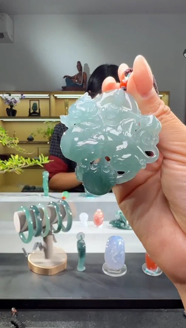 吊坠(不含链)未镶嵌翡翠观音（多样性发其一）