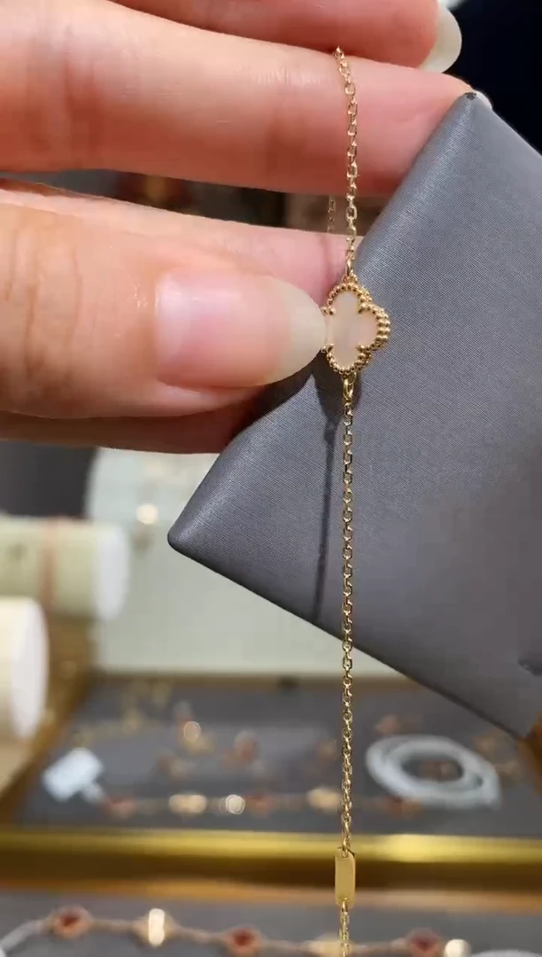 18K金镶嵌贝壳（贝母）手链手链