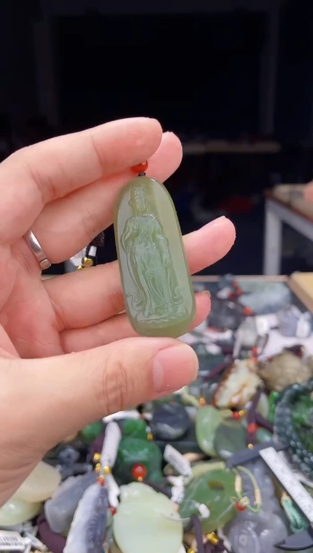 颈饰未镶嵌和田玉1