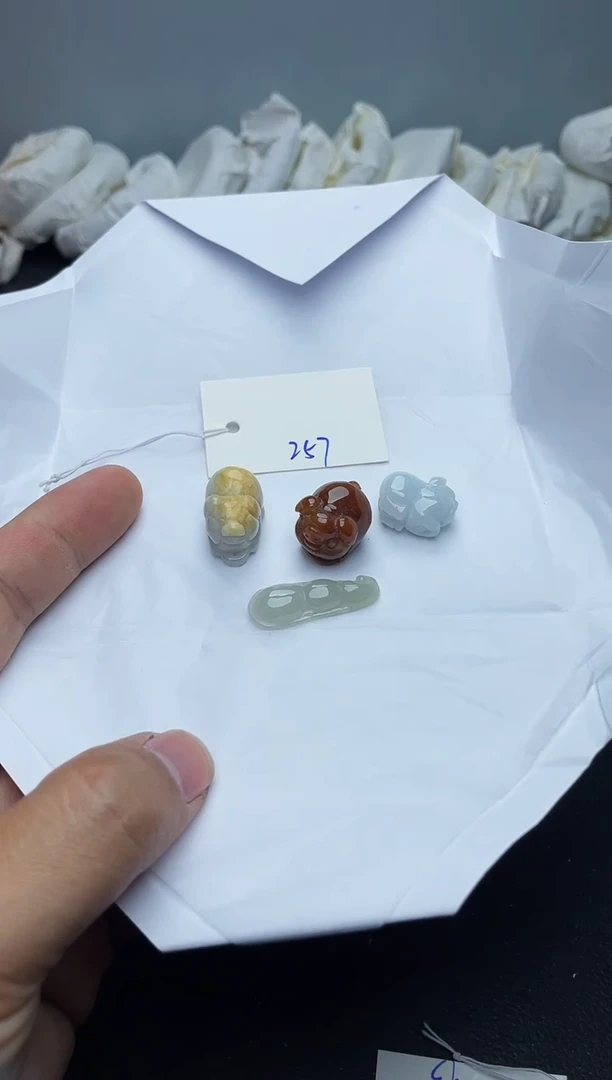 未镶嵌手镯翡翠257