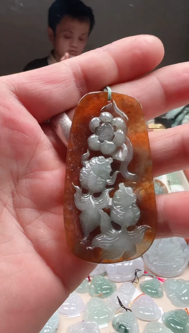 吊坠(不含链)未镶嵌翡翠俏色荷花鱼