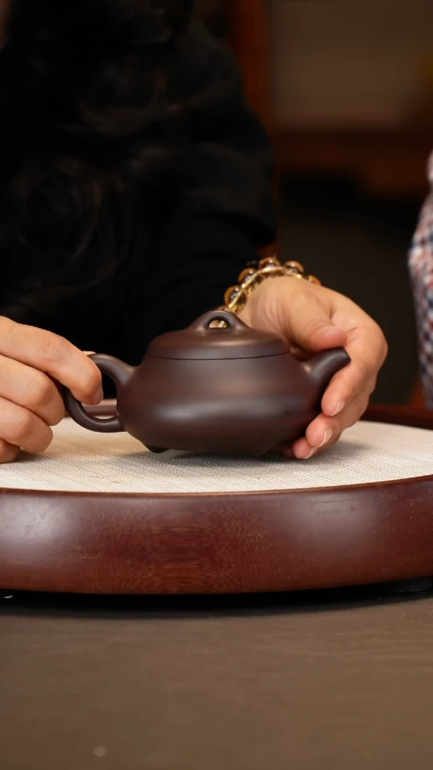 【闪购商品】紫砂茶壶【杨军保】黑墩头三足矮石瓢  230CC