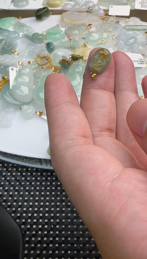 【闪购商品】翡翠吊坠(不含链)18K金镶嵌貔貅