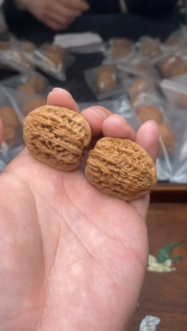 【闪购商品】文玩核桃把件G232号30尺野生