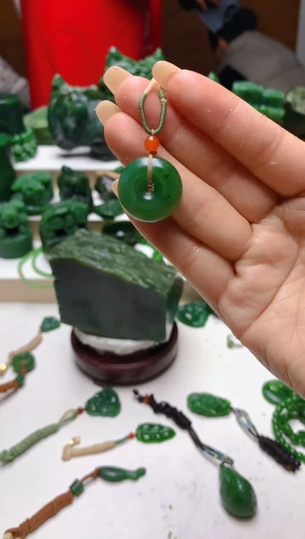 未镶嵌和田玉（碧玉）珠宝半成品1随机发货，拍一发一