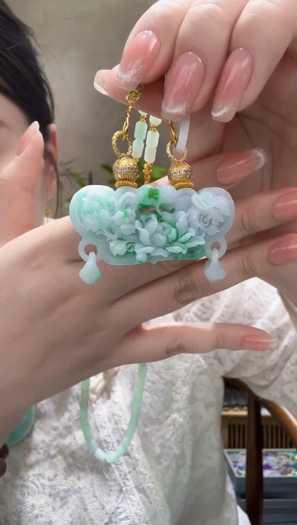 翡翠未镶嵌颈饰吊坠