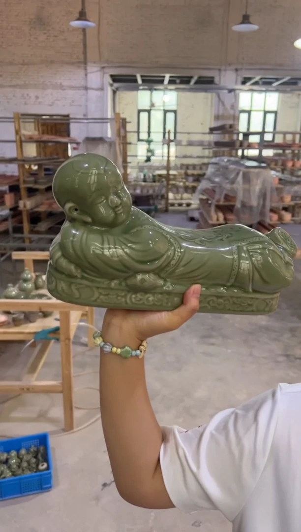 耀州窑青瓷娃娃枕头