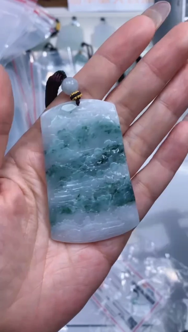 颈饰未镶嵌翡翠吊坠