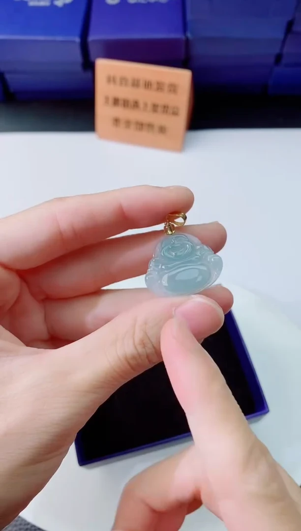 翡翠未镶嵌颈饰1
