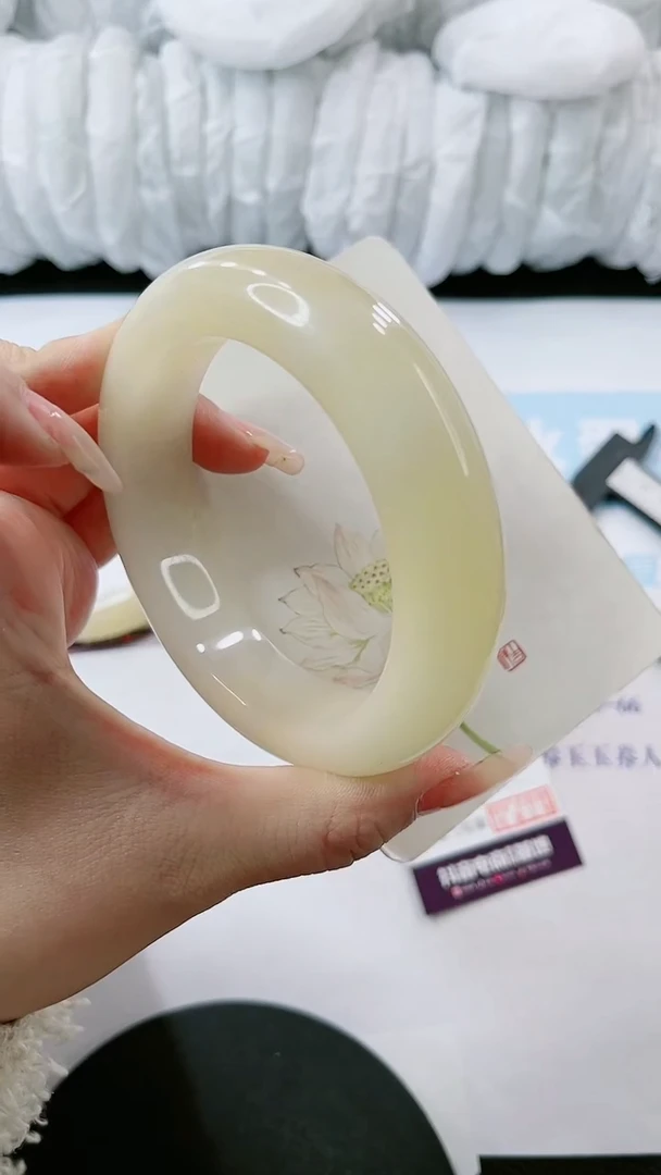 【闪购商品】石英质玉手镯未镶嵌多样性发货E726-65