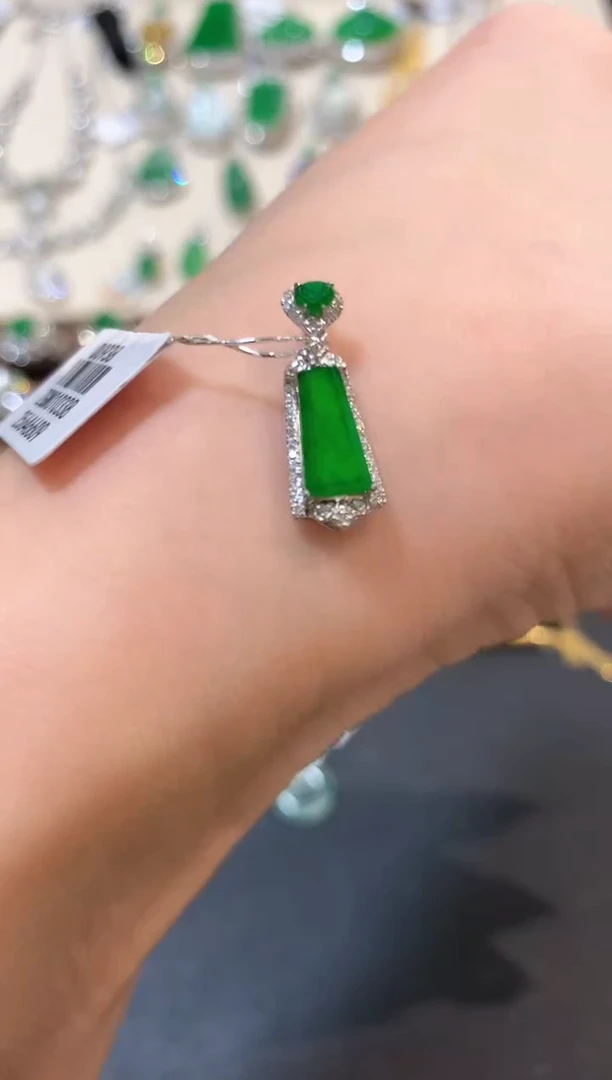 翡翠18K金镶嵌吊坠(不含链)b28多样性一件发货