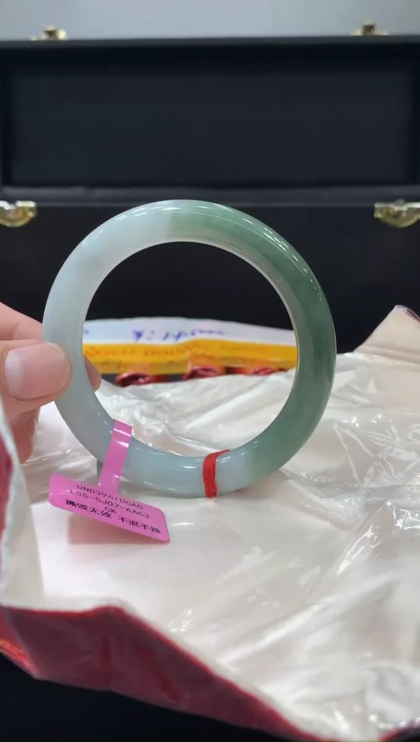 未镶嵌手镯翡翠翡翠手镯