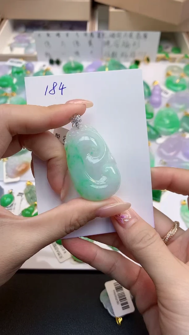 颈饰18K金镶嵌翡翠天然缅甸A货翡翠