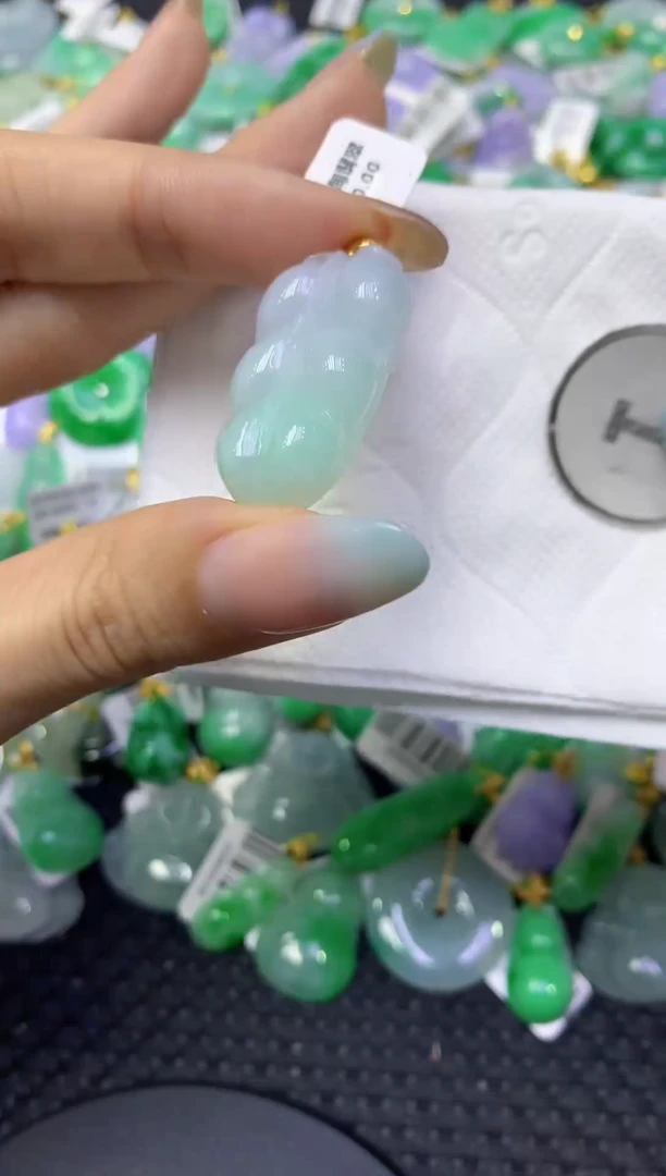 颈饰未镶嵌翡翠天然缅甸翡翠A货