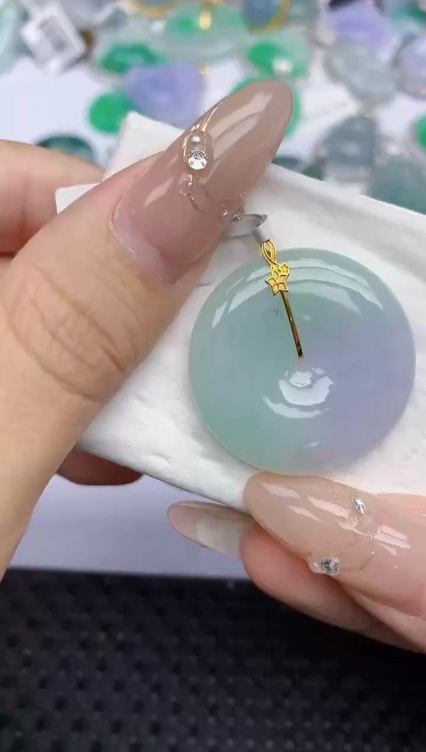 颈饰18K金镶嵌翡翠45   天然翡翠A货  百元以上9米证书费自理