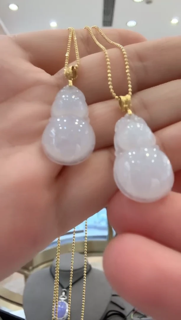 颈饰18K金镶嵌翡翠33多样发一