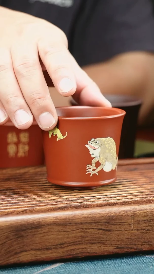 茶杯紫砂福在眼前