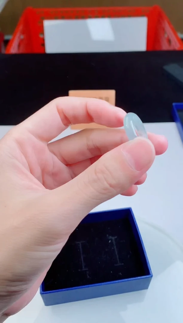 颈饰未镶嵌翡翠   ·
