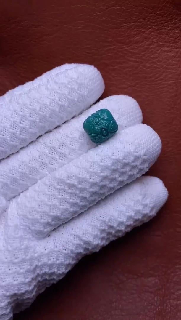 绿松石未镶嵌颈饰橙**绿单珠