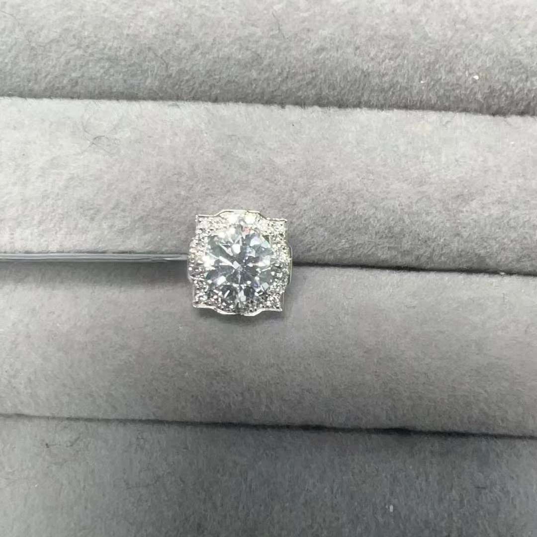 实验室培育钻石一克拉HW贝拉耳钉