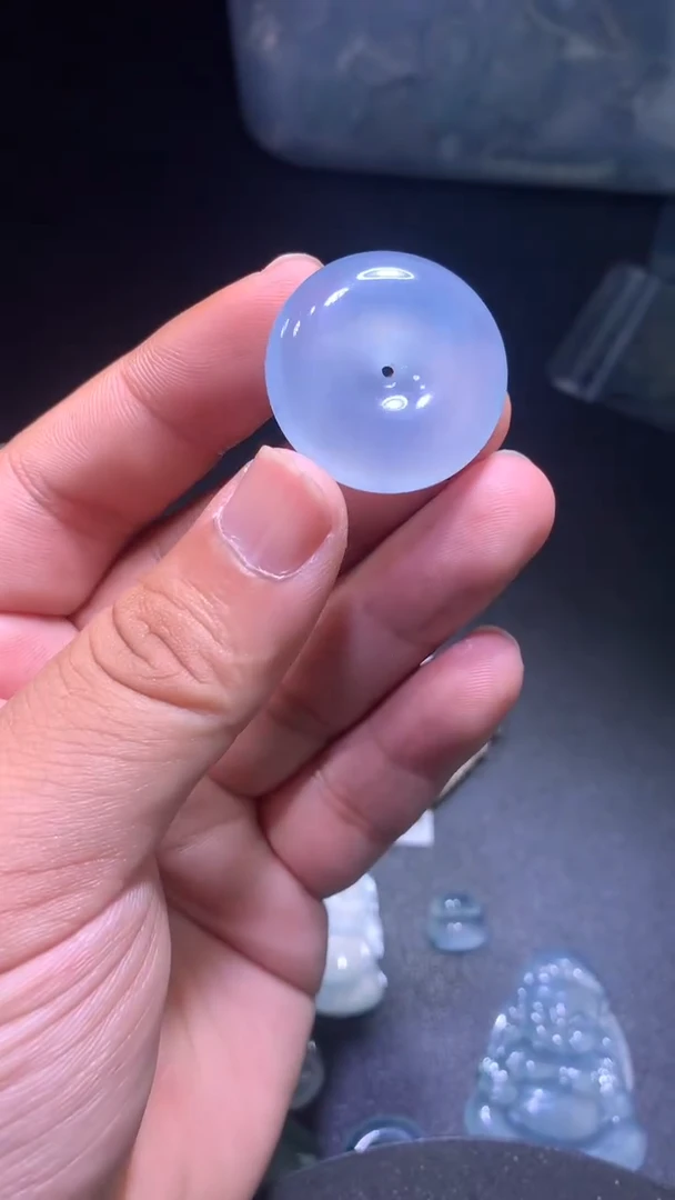 颈饰未镶嵌翡翠平安扣