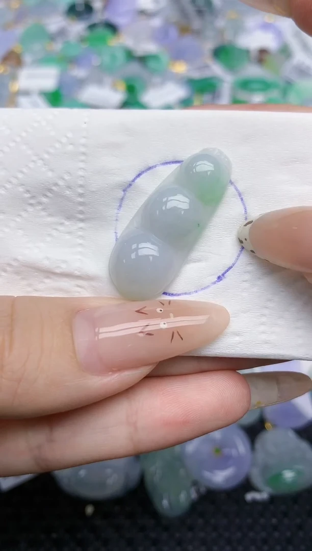 翡翠未镶嵌颈饰   天然翡翠A货