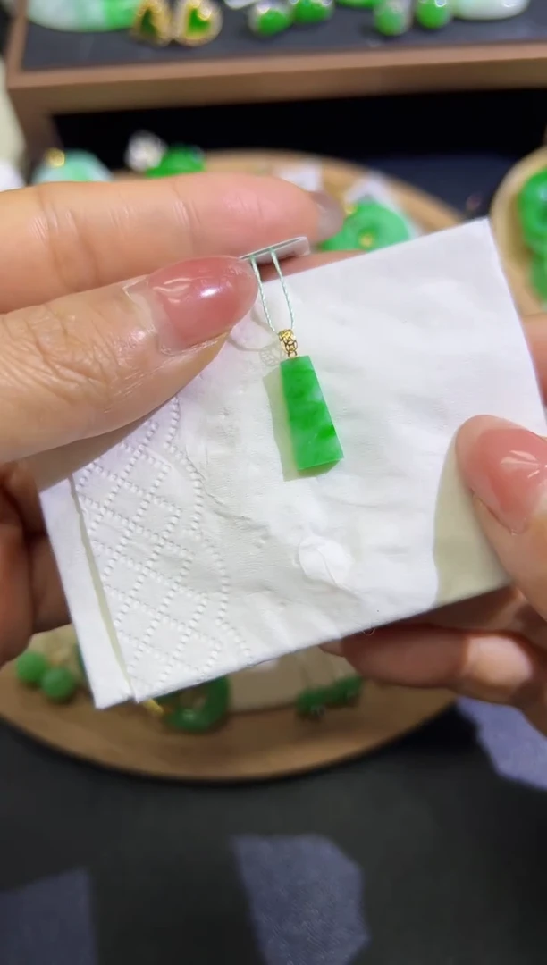 【闪购商品】翡翠颈饰18K金镶嵌Q缅料A货翡翠/支持复检/一件