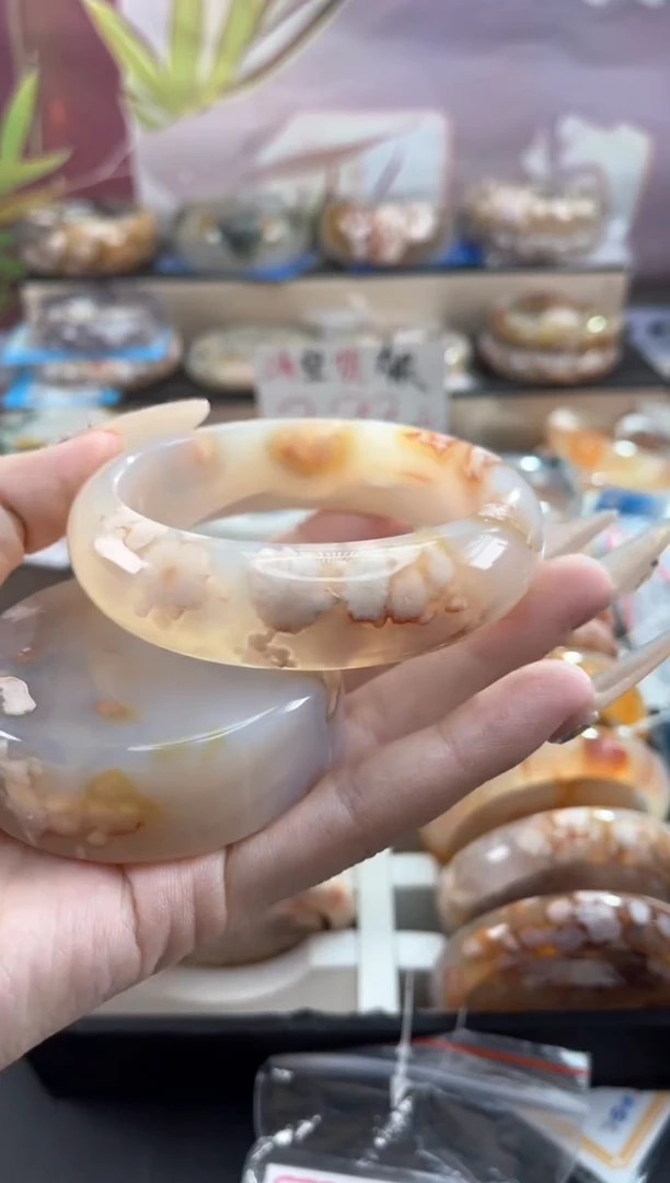 未镶嵌手镯石英质玉62