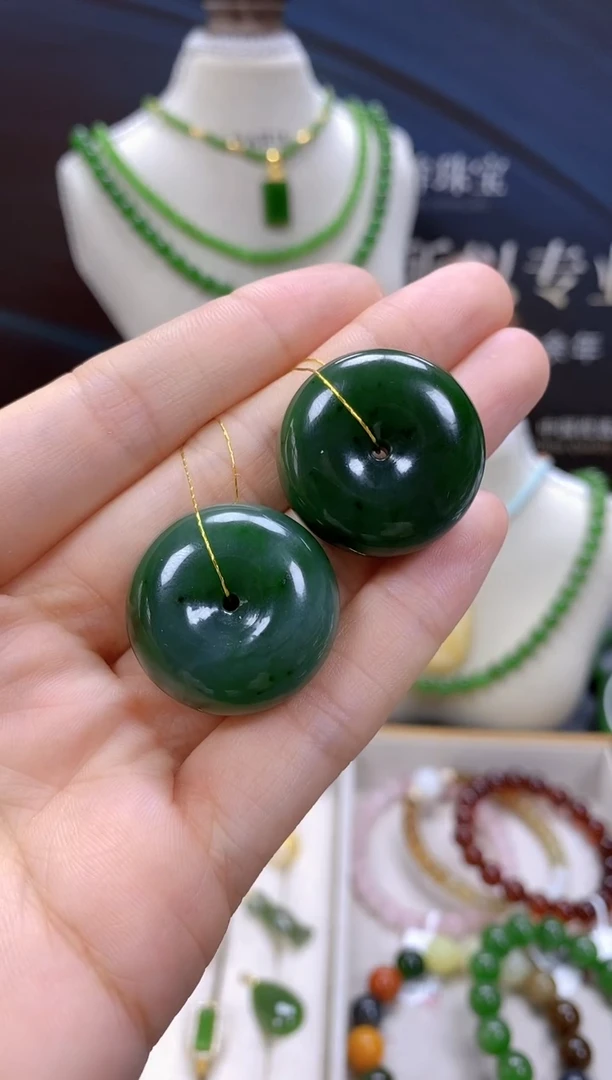 和田玉未镶嵌颈饰微瑕多样性发一cg