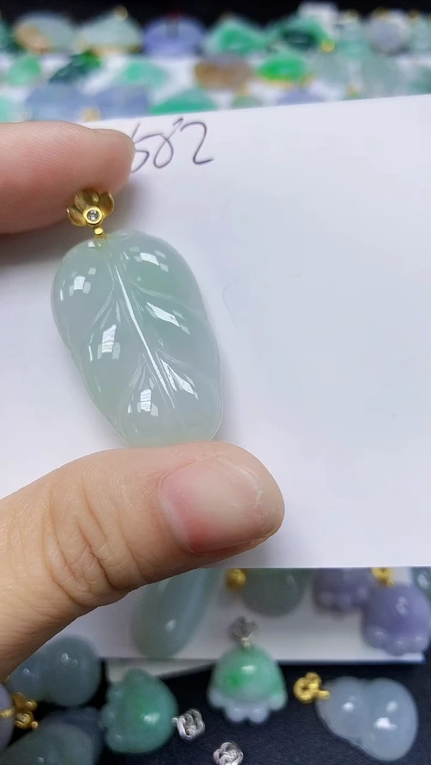 翡翠未镶嵌颈饰 天然缅甸翡翠A货