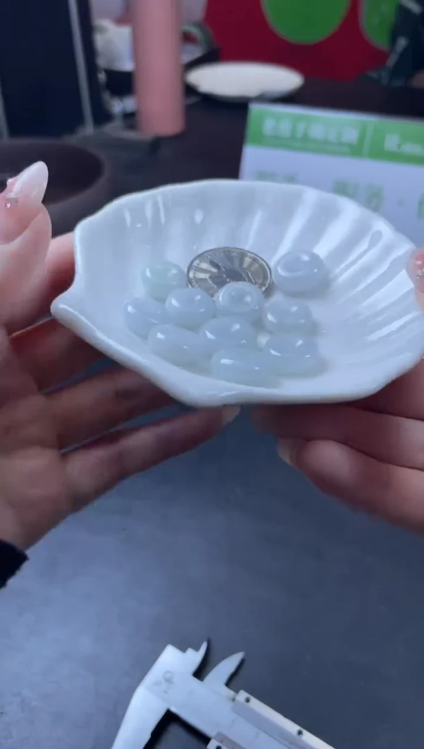 【闪购商品】翡翠吊坠(不含链)未镶嵌W008-28430多样性发一