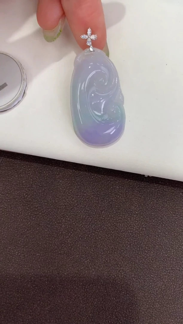 颈饰18K金镶嵌翡翠天然缅甸a货翡翠