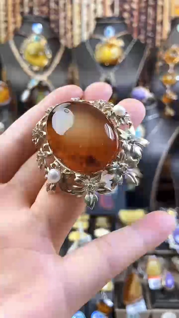 银S925镶嵌颈饰琥珀吊坠