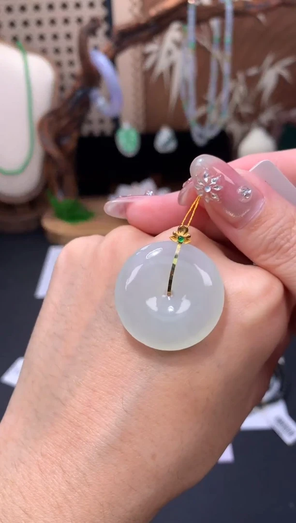 18K金镶嵌定制翡翠48小时鉴赏期 退货不扣服务费