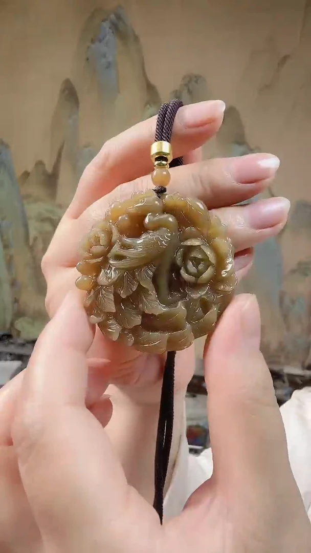 和田玉未镶嵌颈饰.