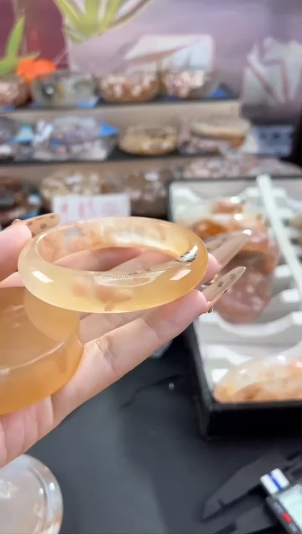 未镶嵌手镯石英质玉52