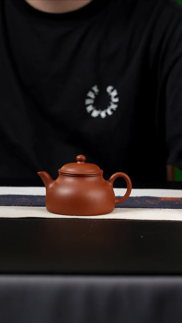茶壶紫砂135cc怀影，生料朱