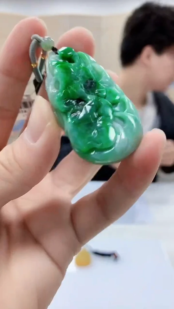 【闪购商品】定制翡翠未镶嵌4688bb-毛货挂件25